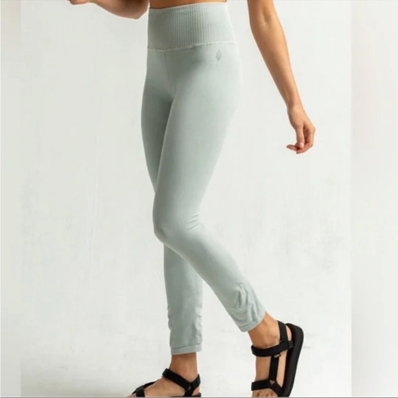 Free People Good Karma Leggings - NWT - Picture 3 of 5